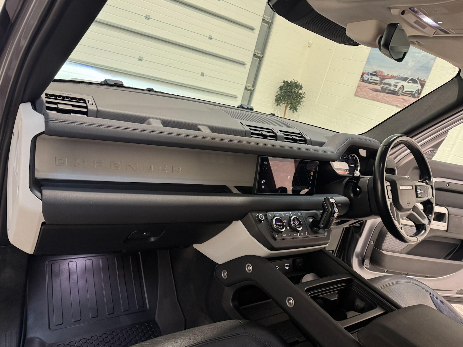 Used Land Rover Defender 2023 for sale - 77229519: Photo 58