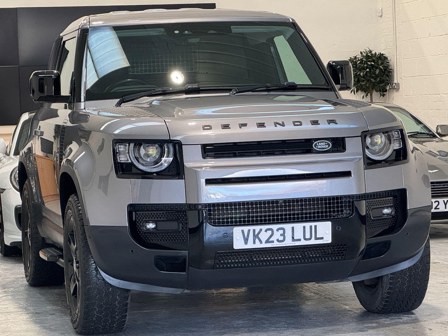 Used Land Rover Defender 2023 for sale - 77229519: Photo 6