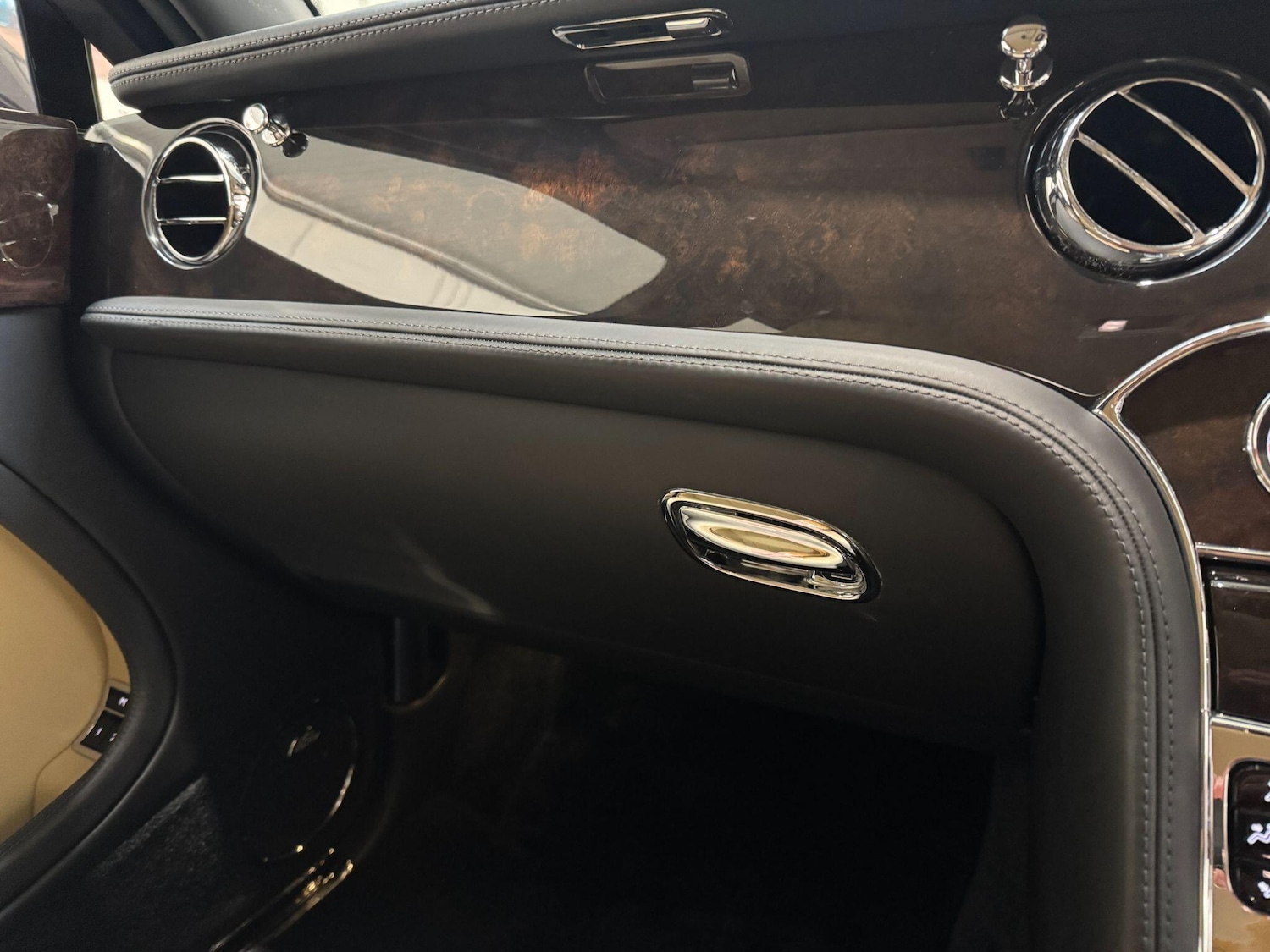 Used Bentley Mulsanne 2010 for sale - 77598630: Photo 49