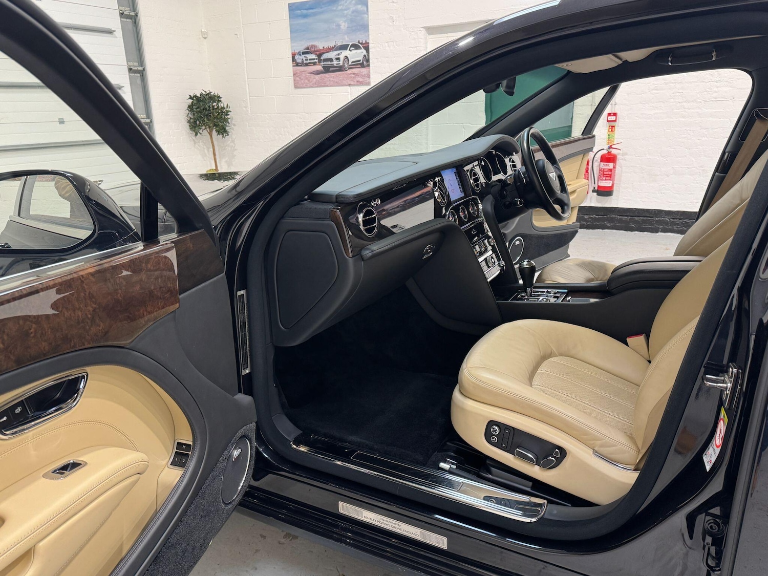 Used Bentley Mulsanne 2010 for sale - 77598630: Photo 85