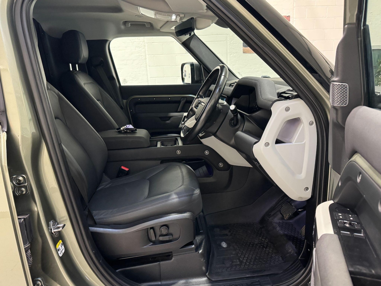 Used Land Rover Defender 110 2022 for sale - 77497533: Photo 18