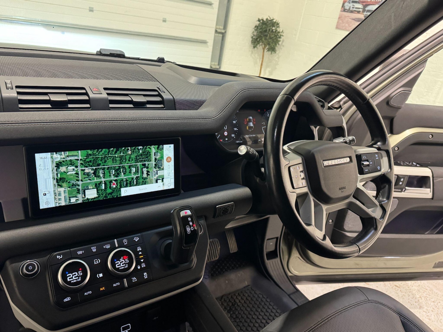 Used Land Rover Defender 110 2022 for sale - 77497533: Photo 19