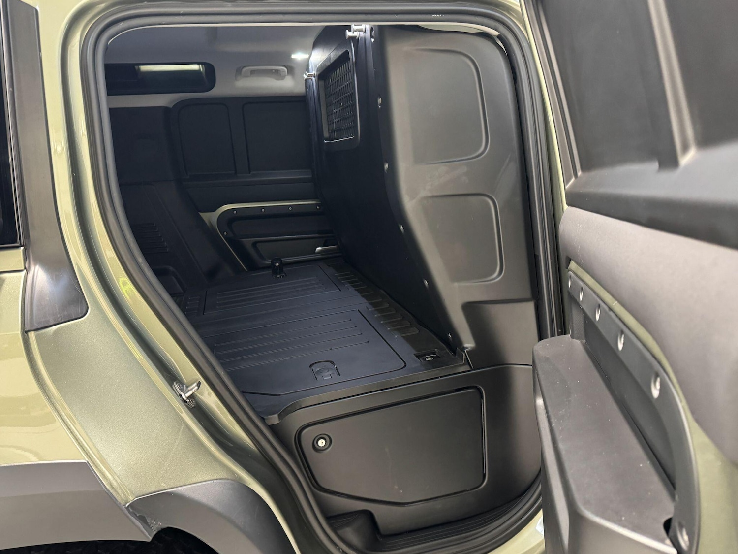 Used Land Rover Defender 110 2022 for sale - 77497533: Photo 22