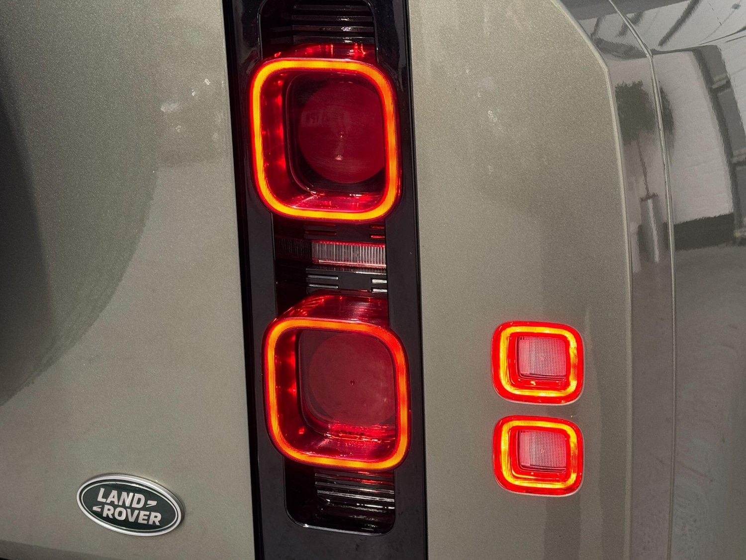 Used Land Rover Defender 110 2022 for sale - 77497533: Photo 33