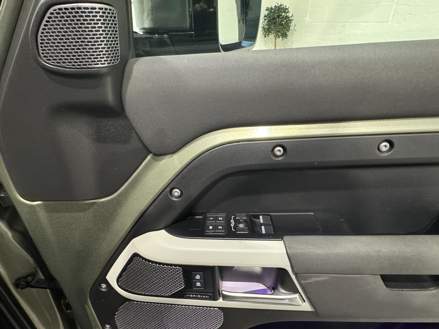 Used Land Rover Defender 110 2022 for sale - 77497533: Photo 41