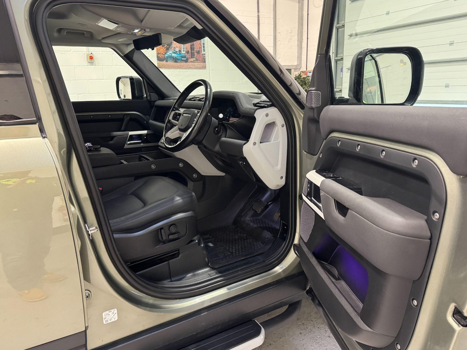 Used Land Rover Defender 110 2022 for sale - 77497533: Photo 42