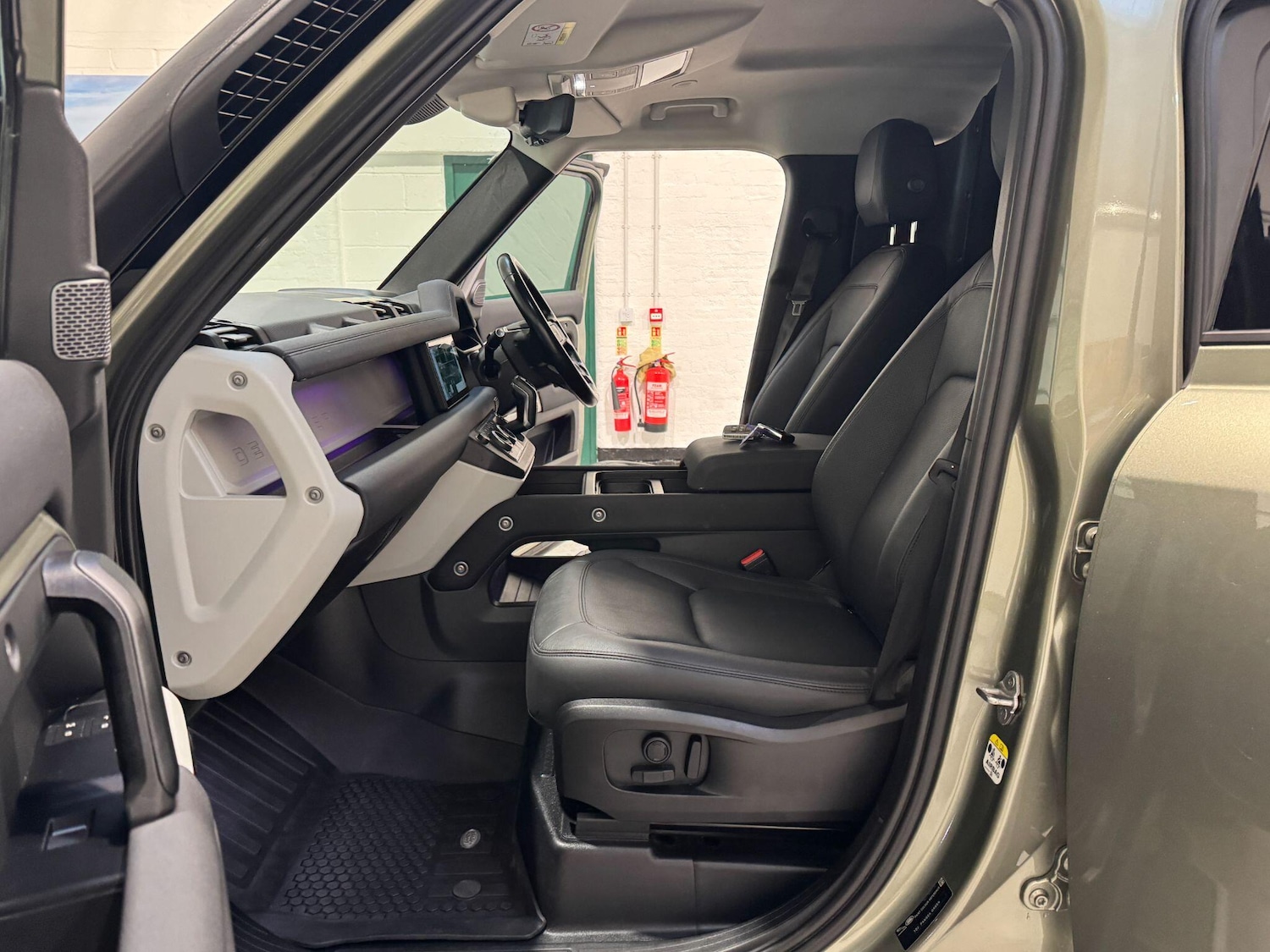 Used Land Rover Defender 110 2022 for sale - 77497533: Photo 45