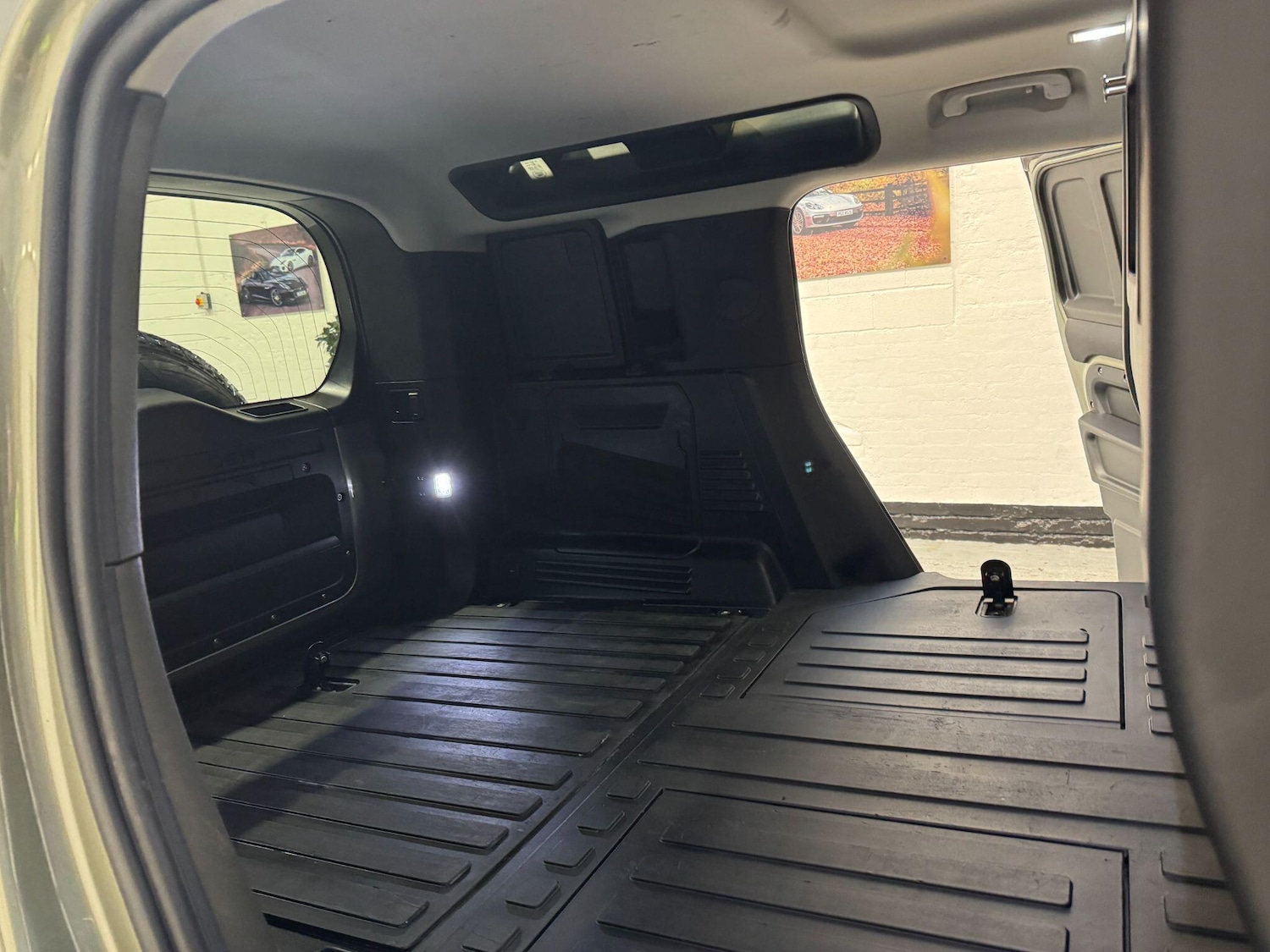 Used Land Rover Defender 110 2022 for sale - 77497533: Photo 53