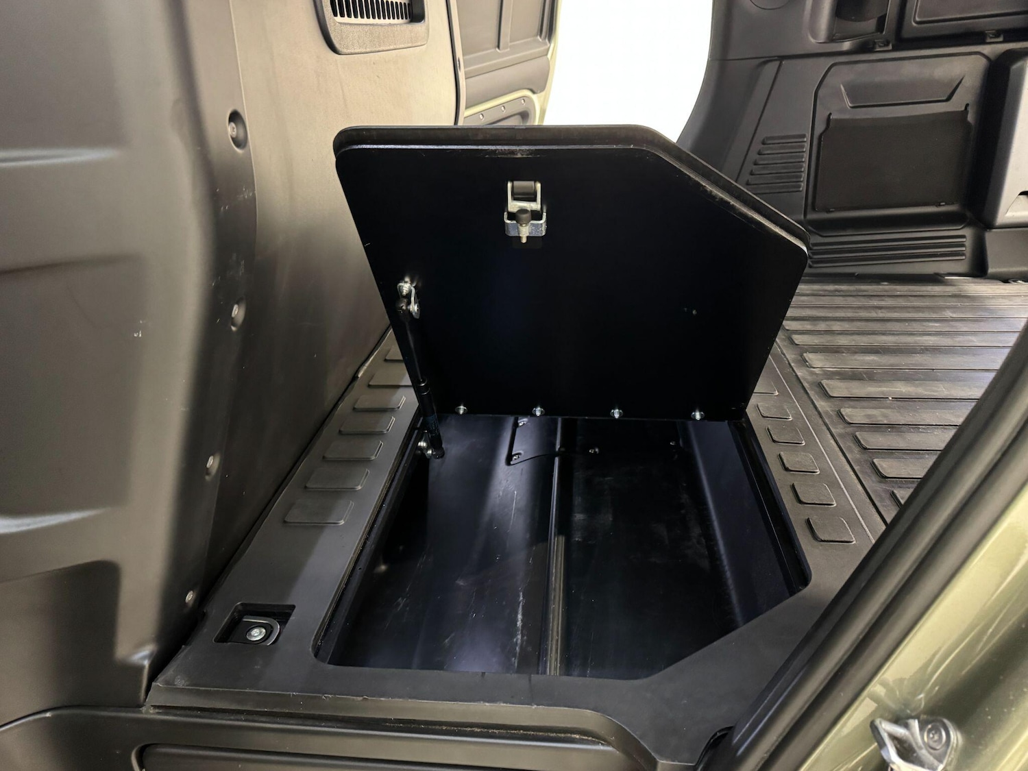 Used Land Rover Defender 110 2022 for sale - 77497533: Photo 54