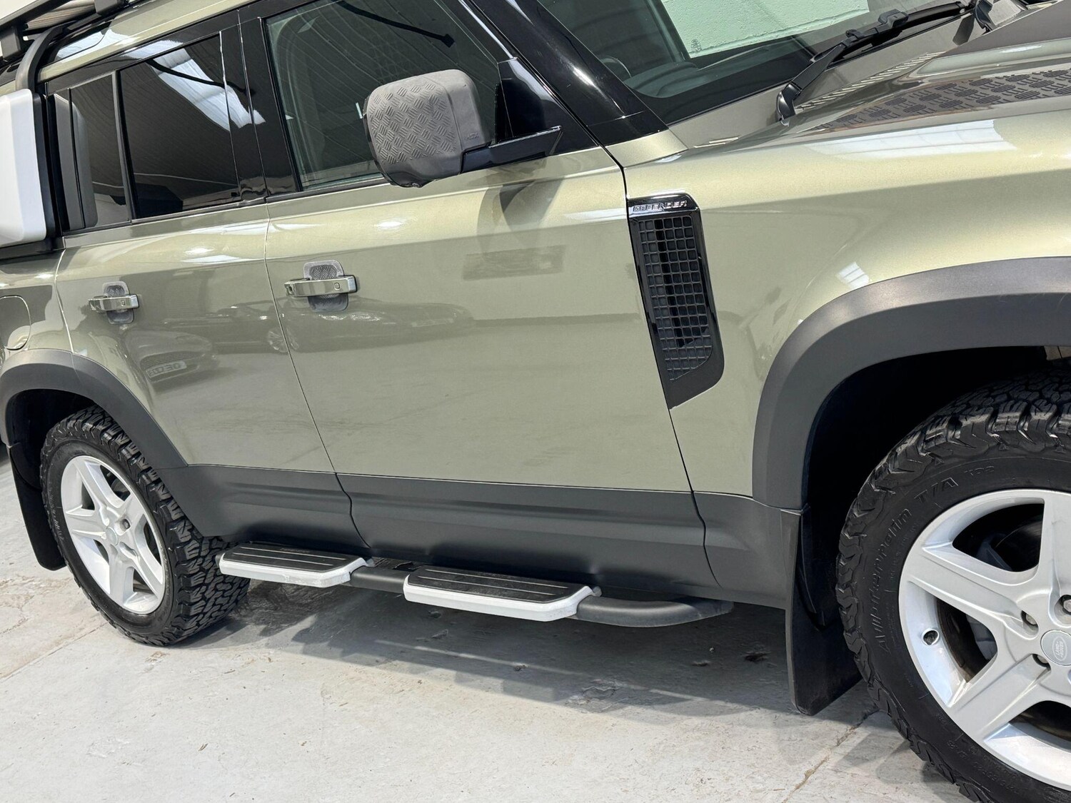 Used Land Rover Defender 110 2022 for sale - 77497533: Photo 95