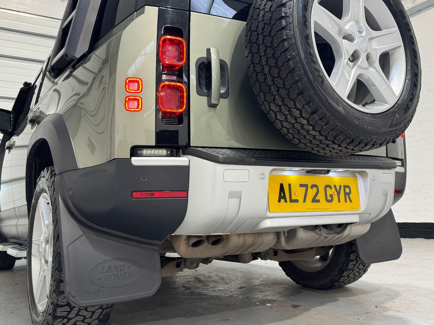 Used Land Rover Defender 110 2022 for sale - 77497533: Photo 98