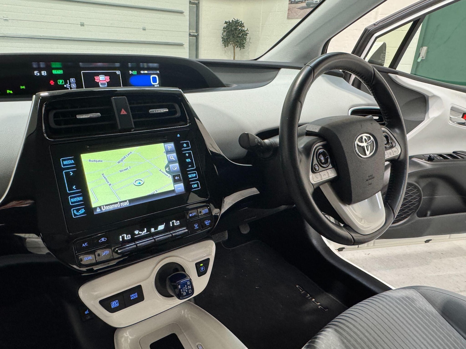 Used Toyota Prius for sale - 77784204: Photo 49