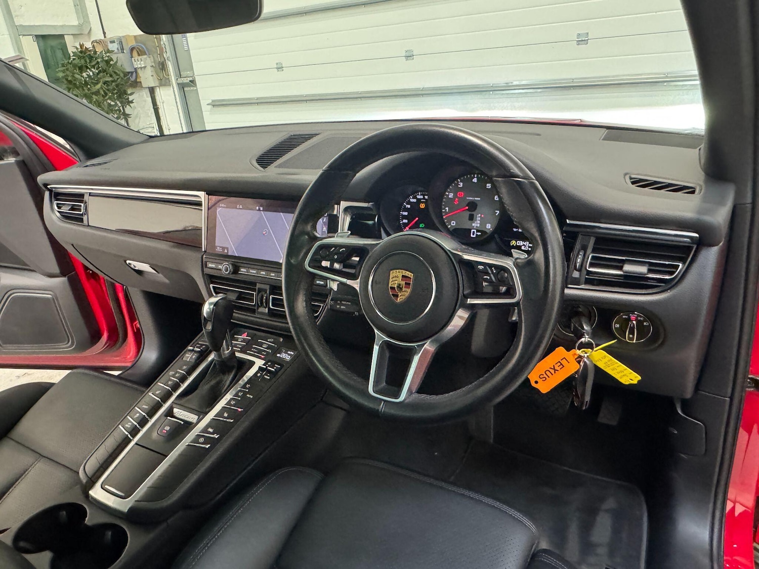 Used Porsche Macan 2020 for sale - 76071474: Photo 14