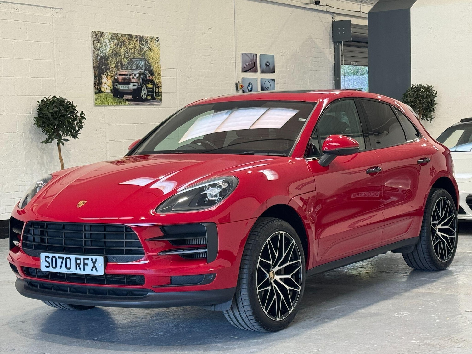Used Porsche Macan 2020 for sale - 76071474: Photo 2