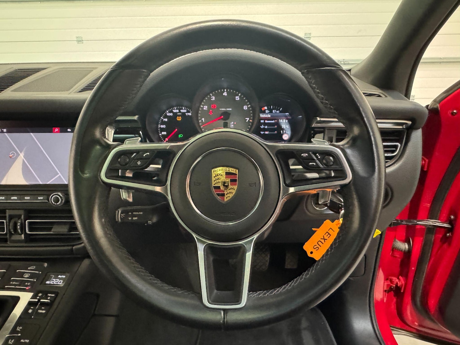 Used Porsche Macan 2020 for sale - 76071474: Photo 22