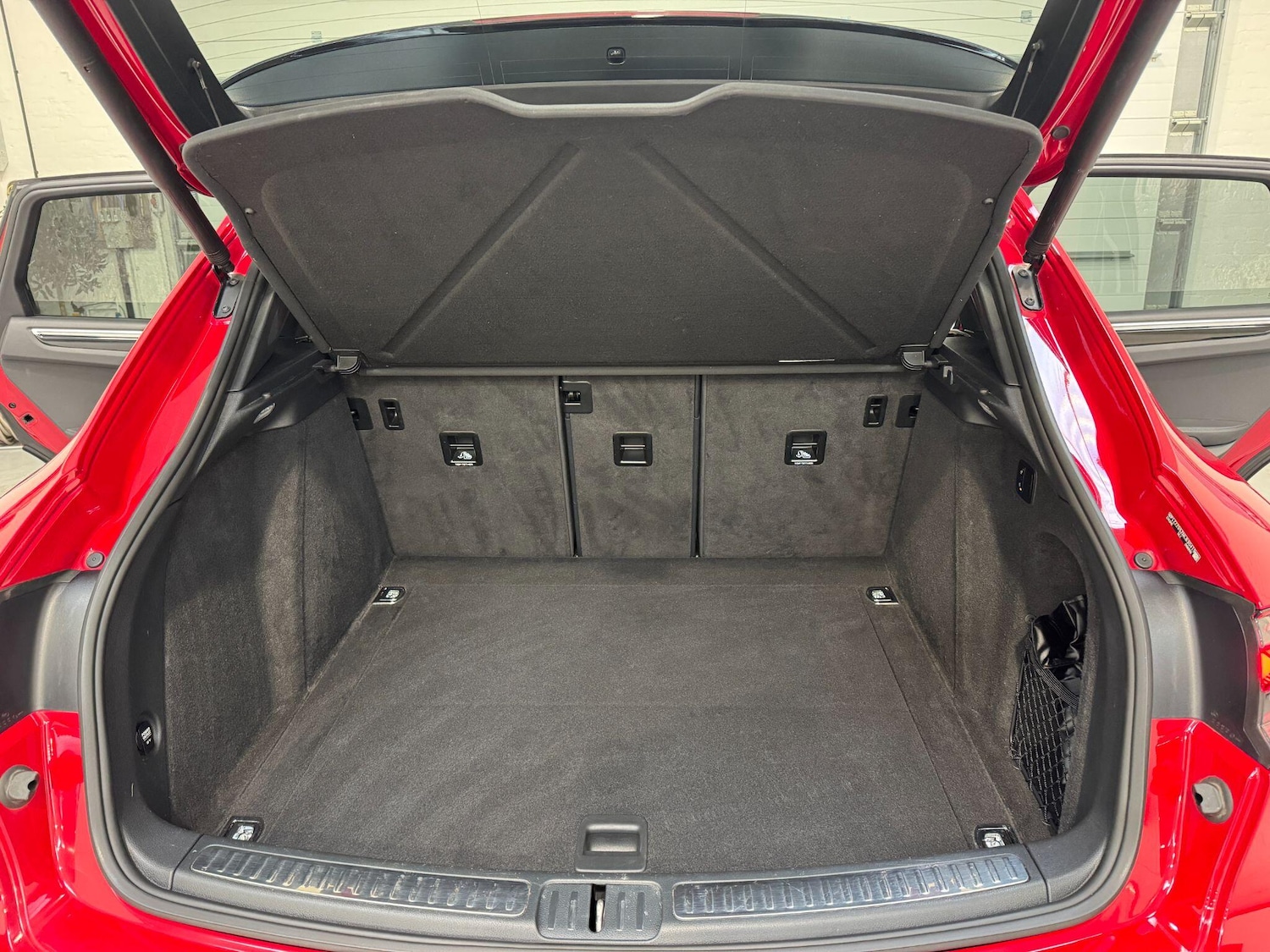 Used Porsche Macan 2020 for sale - 76071474: Photo 37
