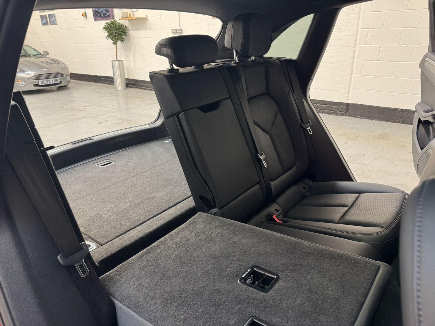 Used Porsche Macan 2020 for sale - 76071474: Photo 40