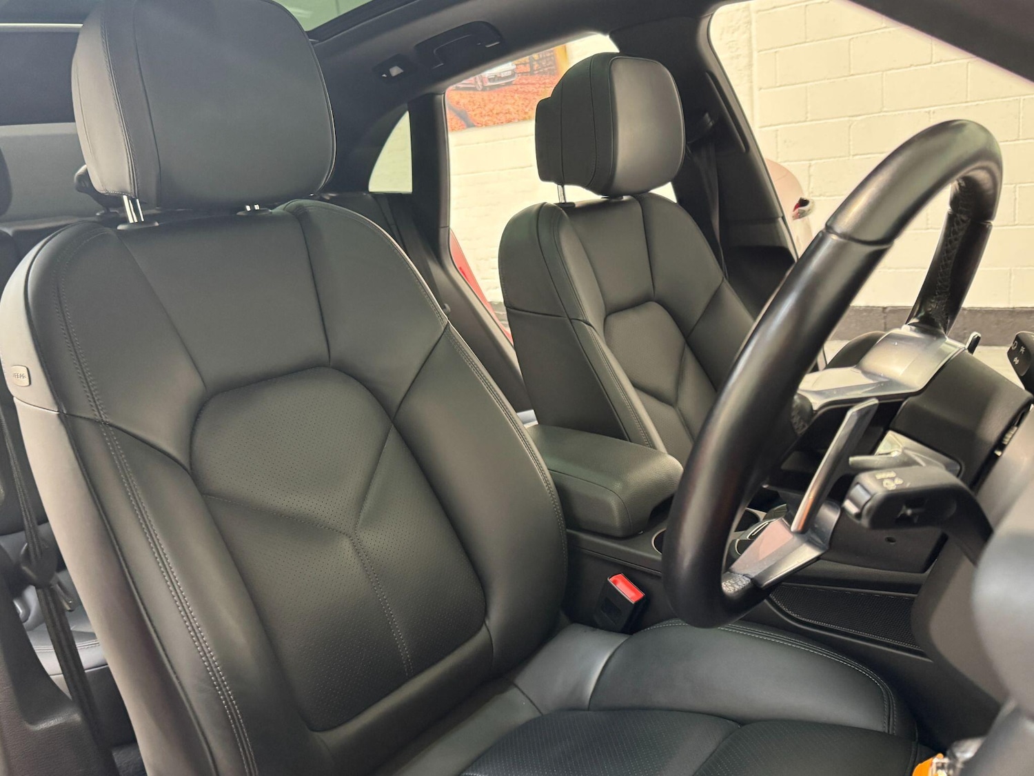 Used Porsche Macan 2020 for sale - 76071474: Photo 88