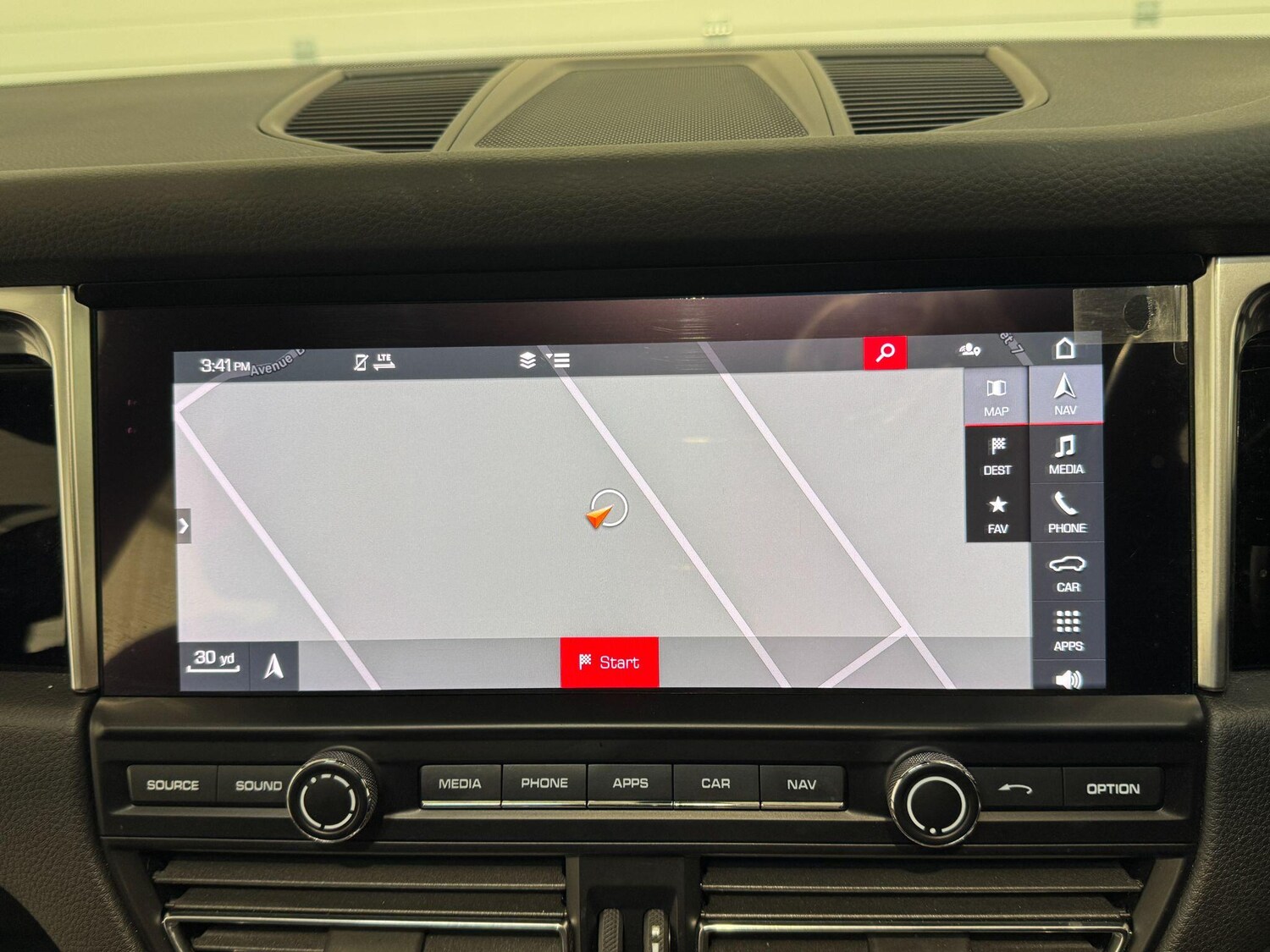 Used Porsche Macan 2020 for sale - 76071474: Photo 91