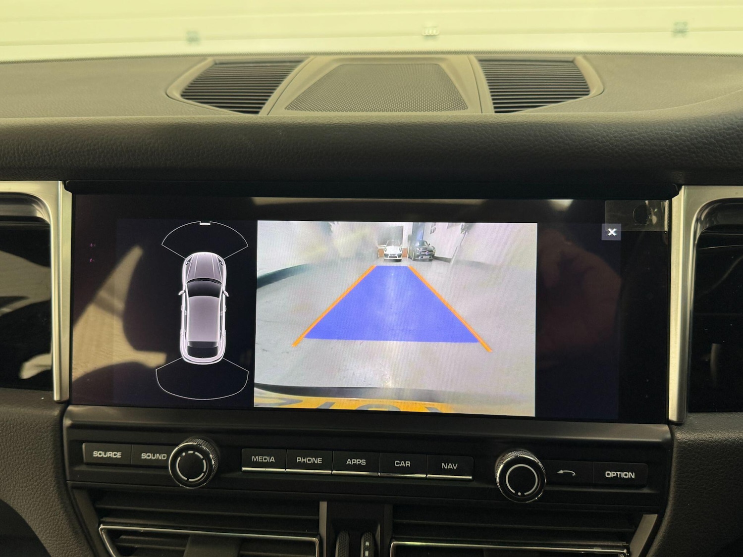 Used Porsche Macan 2020 for sale - 76071474: Photo 92