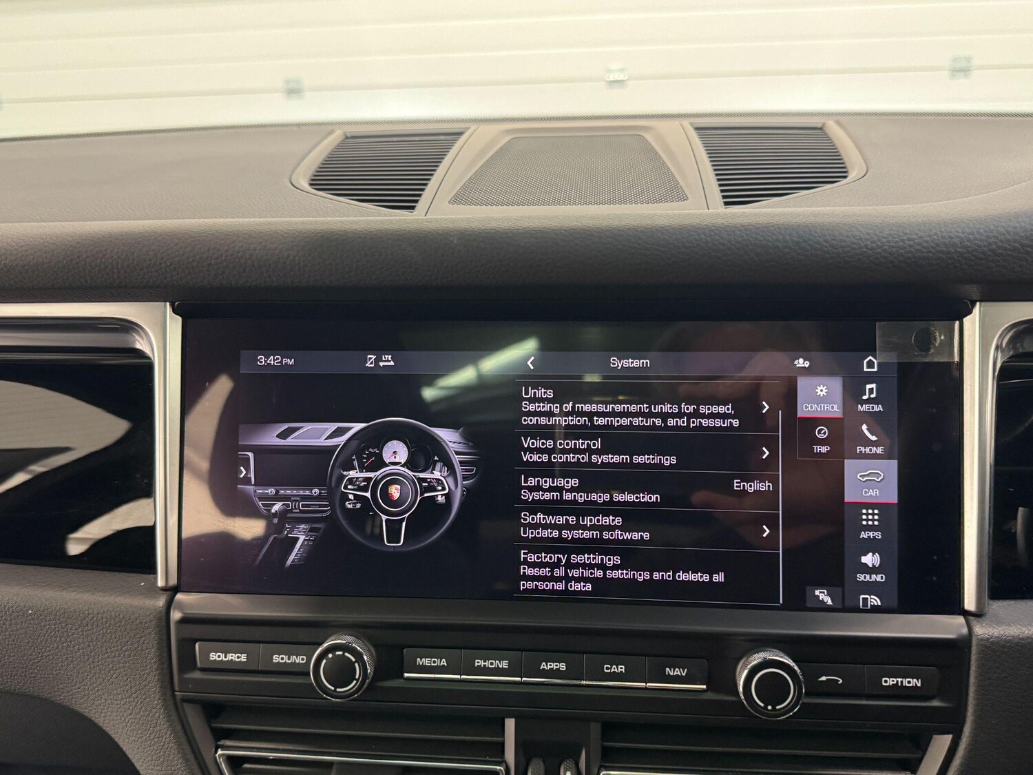 Used Porsche Macan 2020 for sale - 76071474: Photo 96