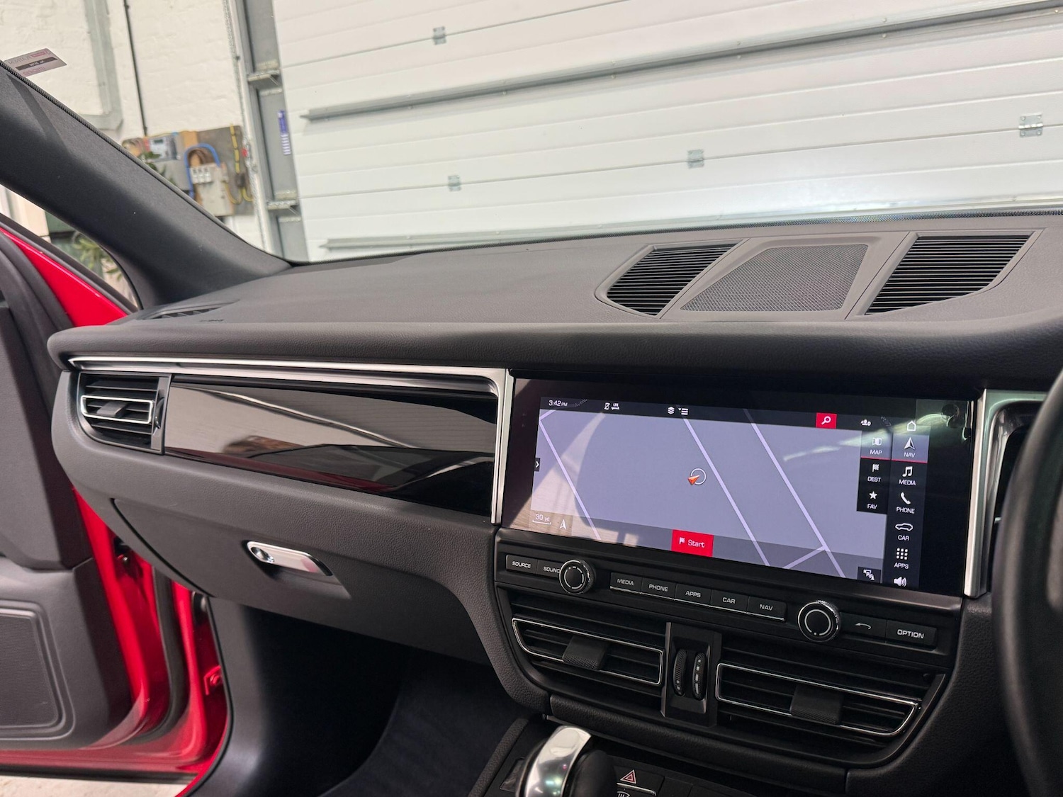 Used Porsche Macan 2020 for sale - 76071474: Photo 97