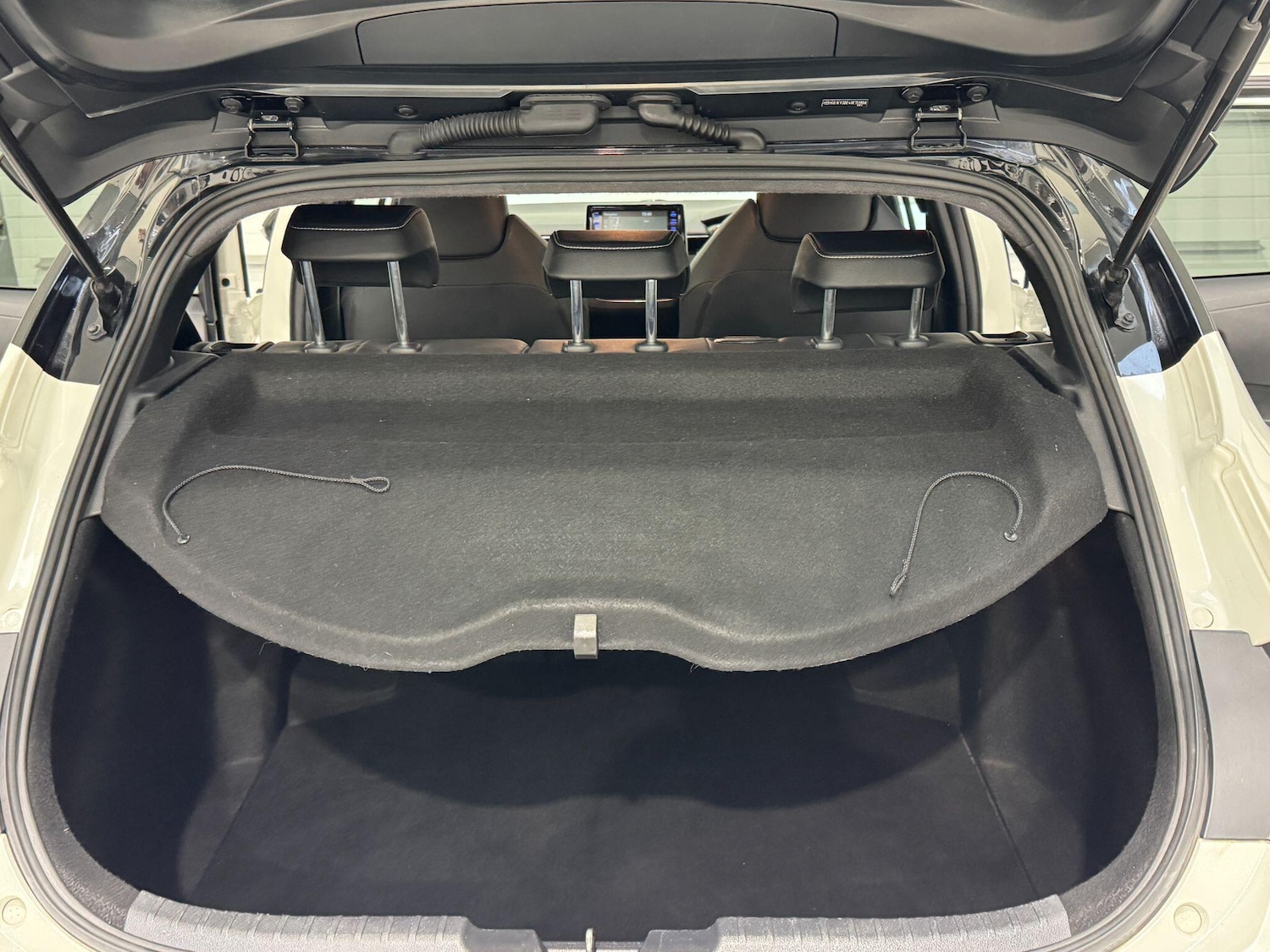 Used Toyota Corolla 2020 for sale - 76457852: Photo 51