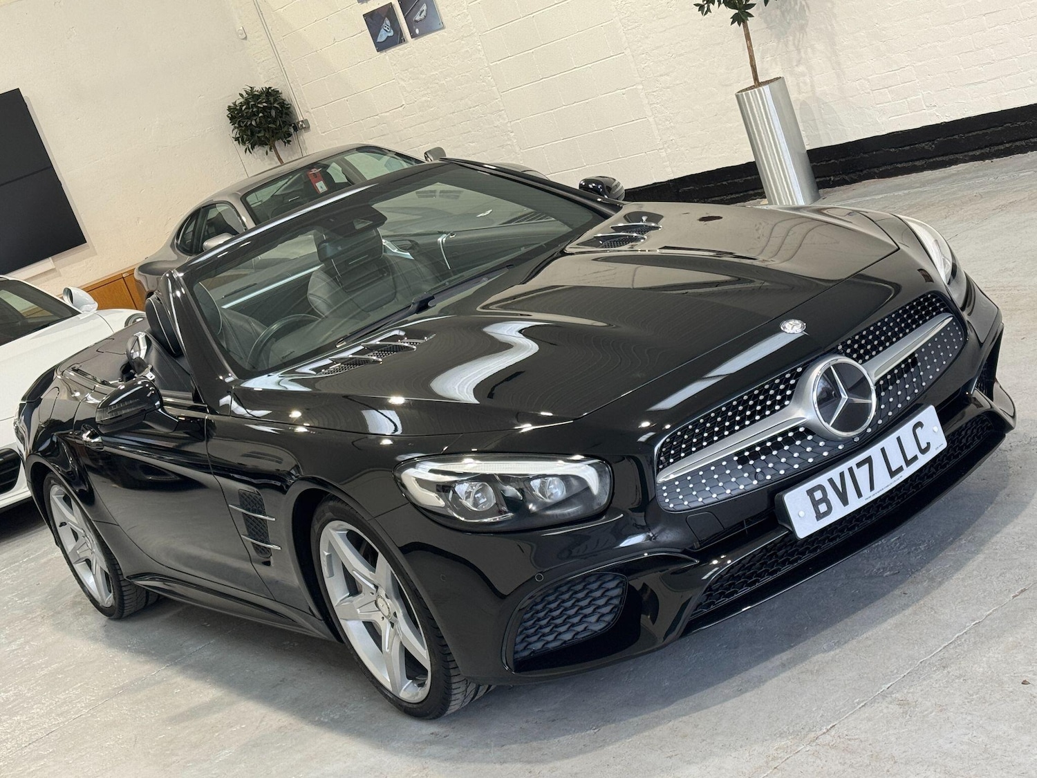 Used Mercedes-Benz SL 2017 for sale - 76715490: Photo 28