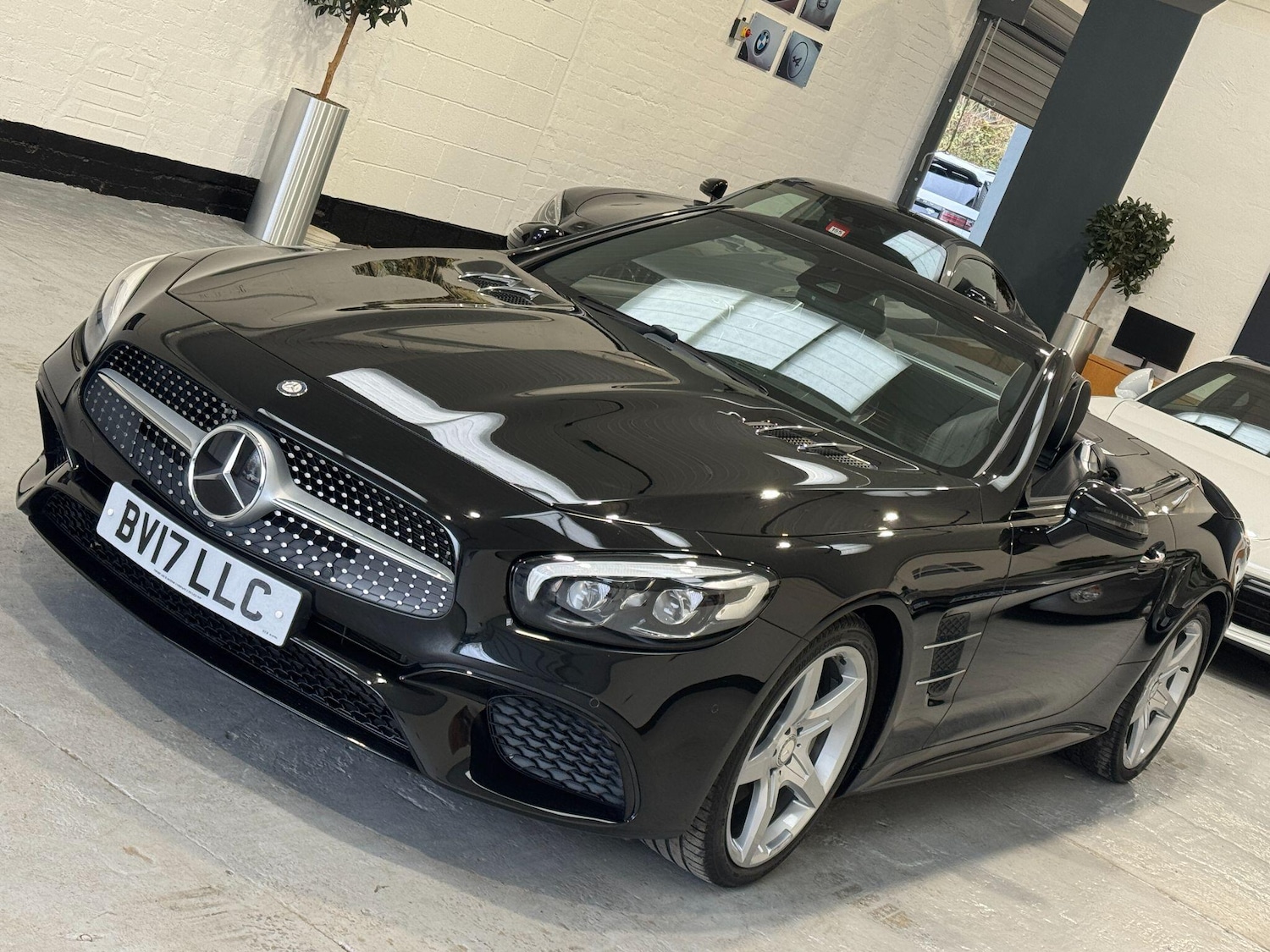 Used Mercedes-Benz SL 2017 for sale - 76715490: Photo 35