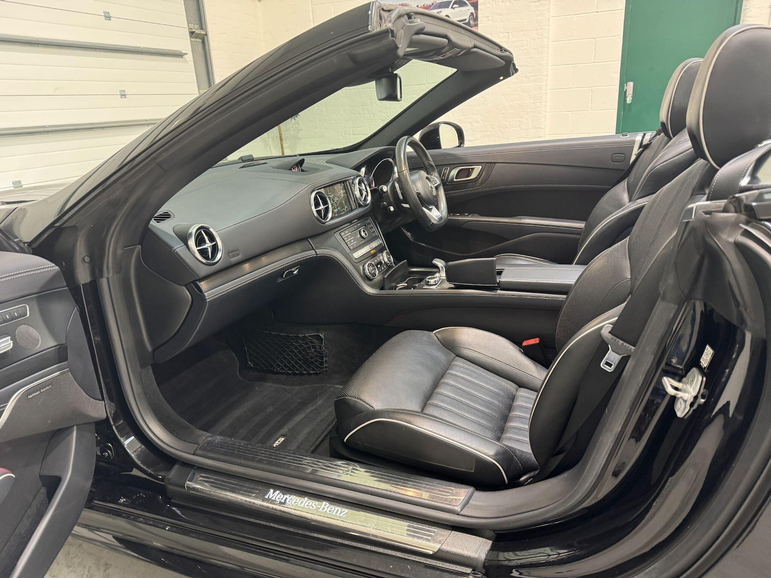 Used Mercedes-Benz SL 2017 for sale - 76715490: Photo 61