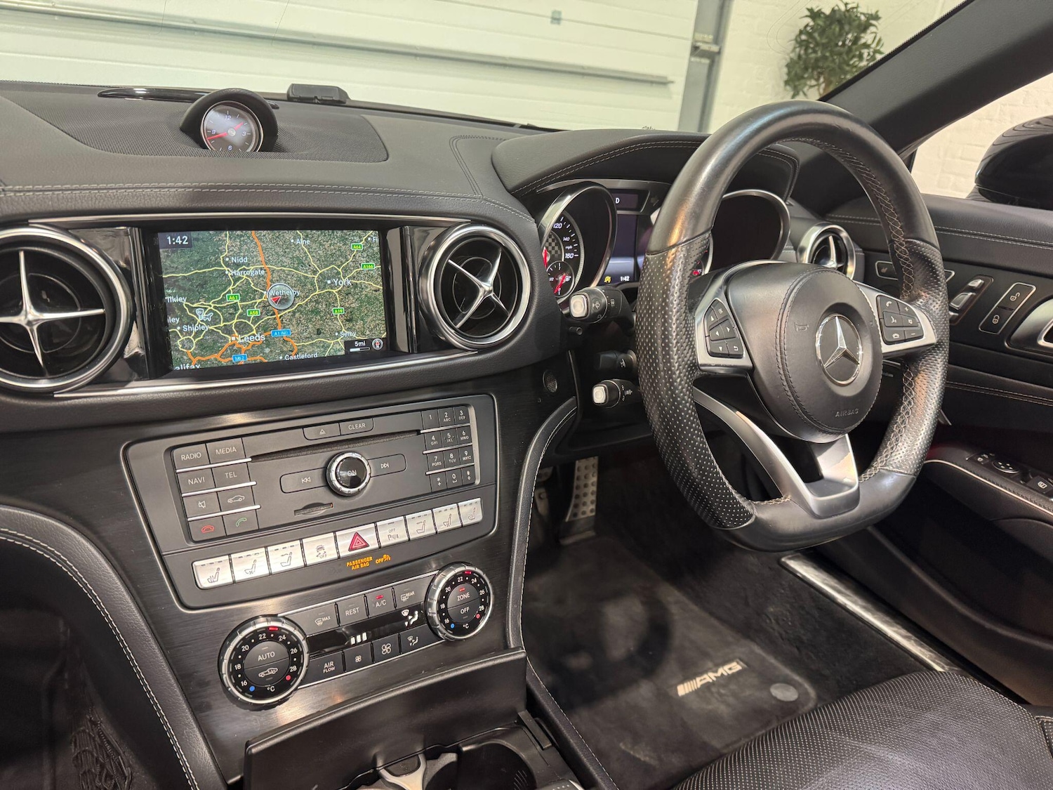 Used Mercedes-Benz SL 2017 for sale - 76715490: Photo 65