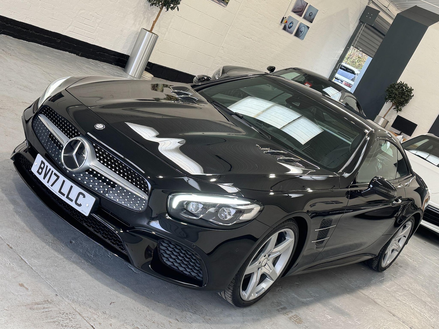 Used Mercedes-Benz SL 2017 for sale - 76715490: Photo 92