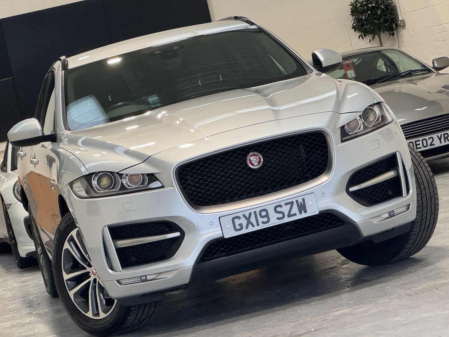 Used Jaguar F-Pace 2019 for sale - 76306536: Photo 1