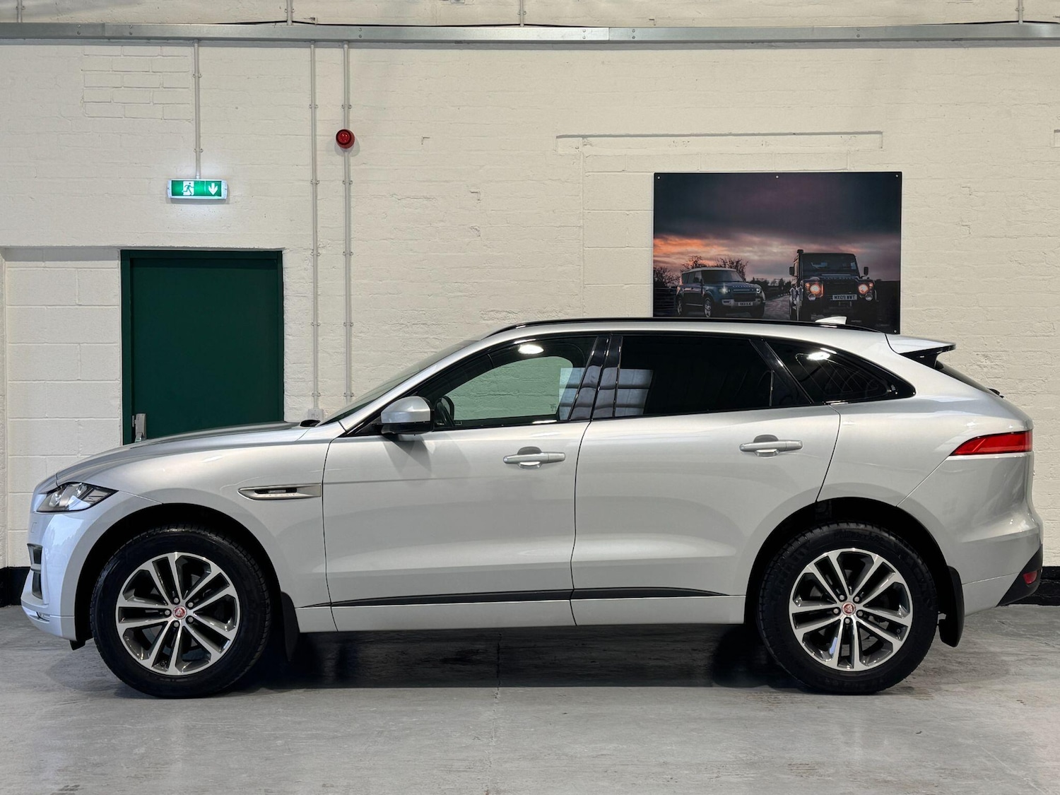 Used Jaguar F-Pace 2019 for sale - 76306536: Photo 10