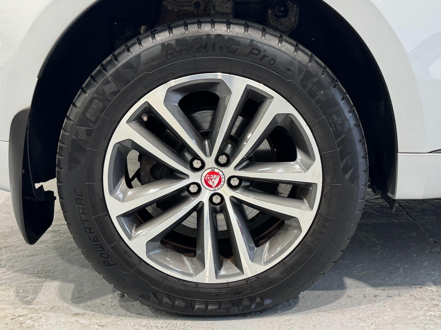 Used Jaguar F-Pace 2019 for sale - 76306536: Photo 22