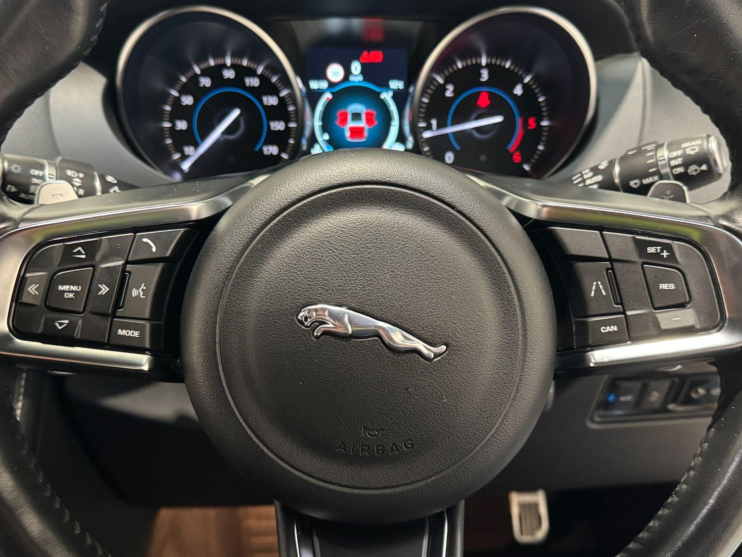 Used Jaguar F-Pace 2019 for sale - 76306536: Photo 24