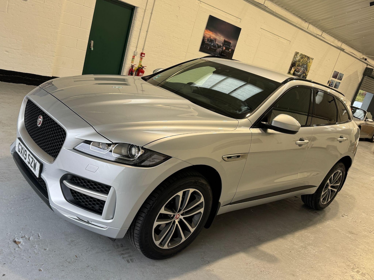 Used Jaguar F-Pace 2019 for sale - 76306536: Photo 25