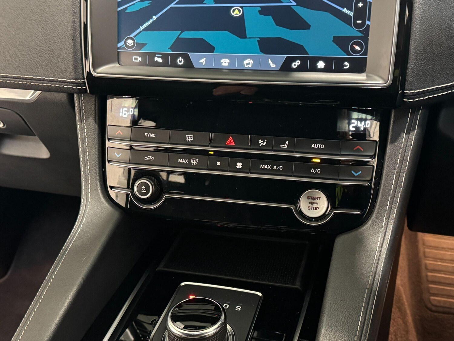 Used Jaguar F-Pace 2019 for sale - 76306536: Photo 33