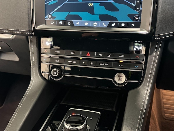 Used Jaguar F-Pace 2019 for sale - 76306536: Photo 33