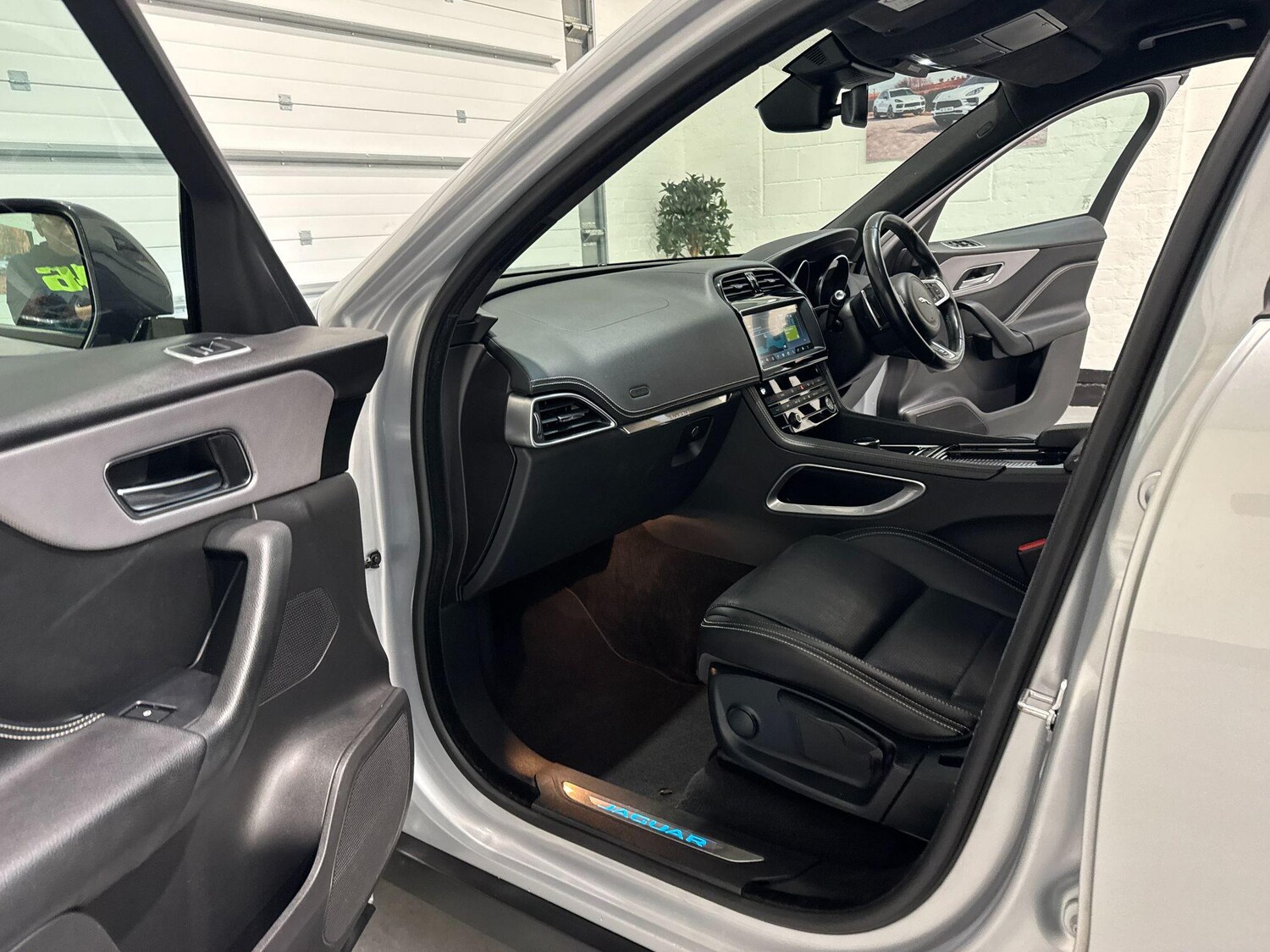 Used Jaguar F-Pace 2019 for sale - 76306536: Photo 49