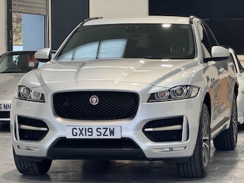 Used Jaguar F-Pace 2019 for sale - 76306536: Photo 4
