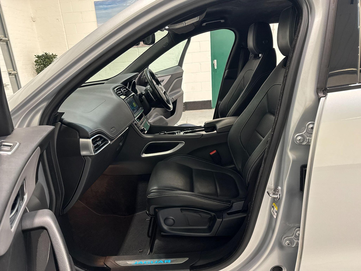 Used Jaguar F-Pace 2019 for sale - 76306536: Photo 50