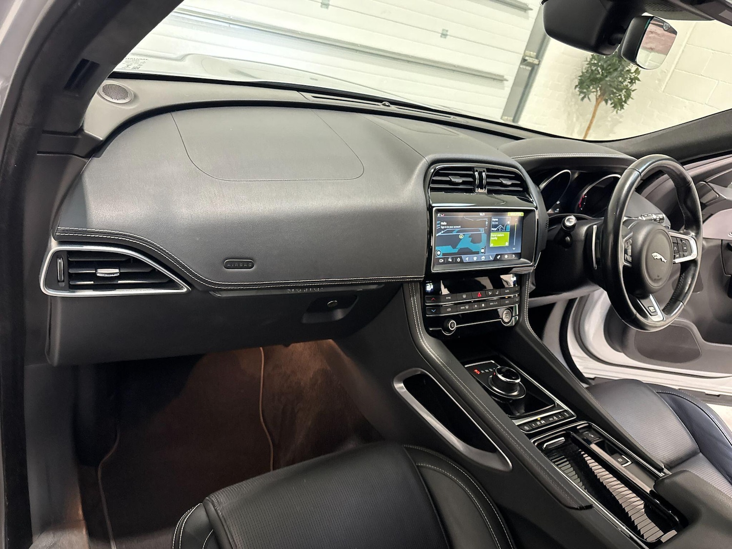 Used Jaguar F-Pace 2019 for sale - 76306536: Photo 52