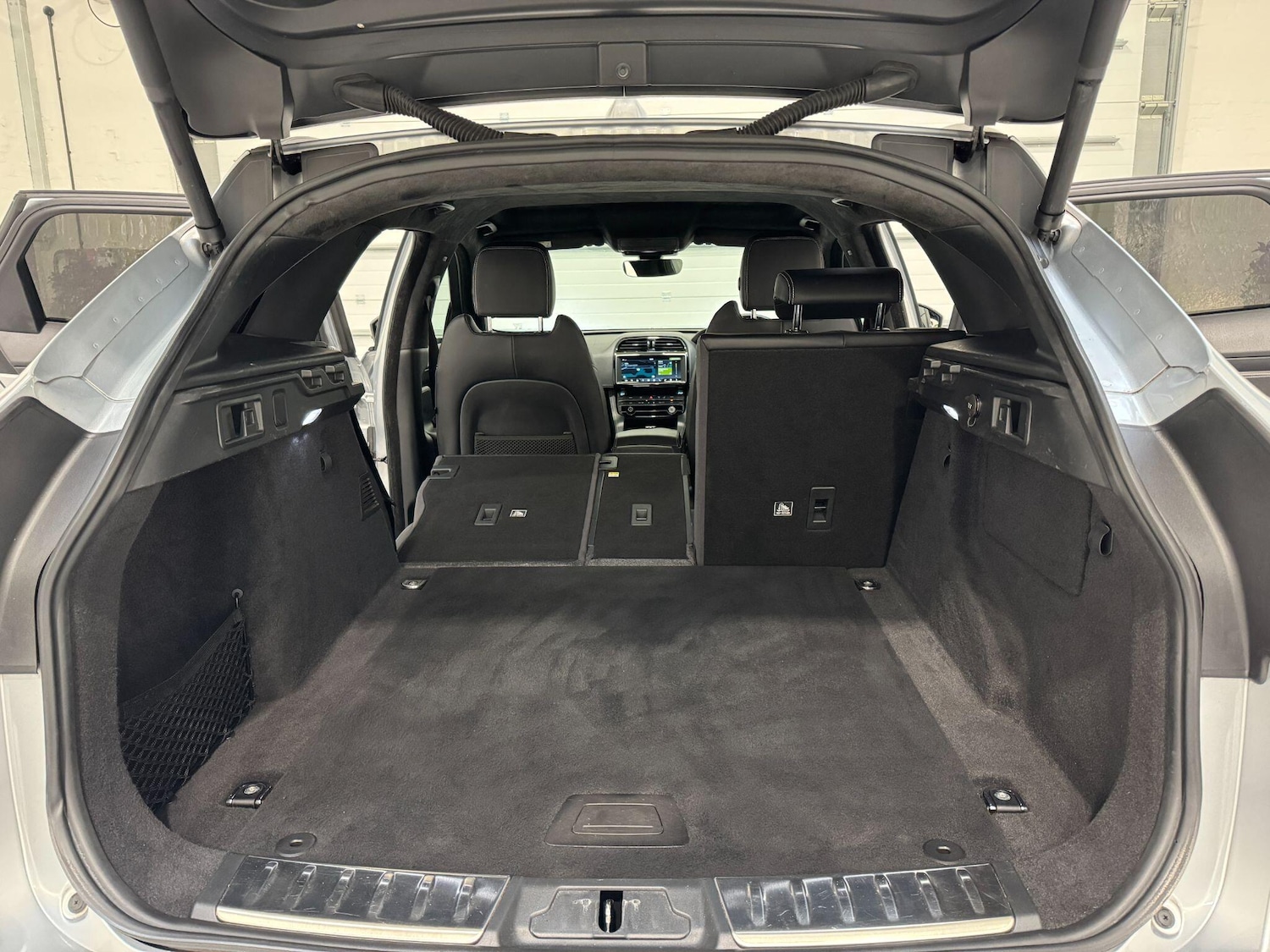 Used Jaguar F-Pace 2019 for sale - 76306536: Photo 63