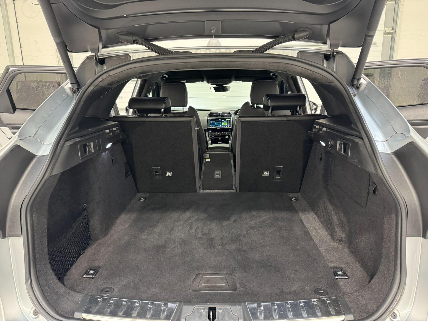 Used Jaguar F-Pace 2019 for sale - 76306536: Photo 64