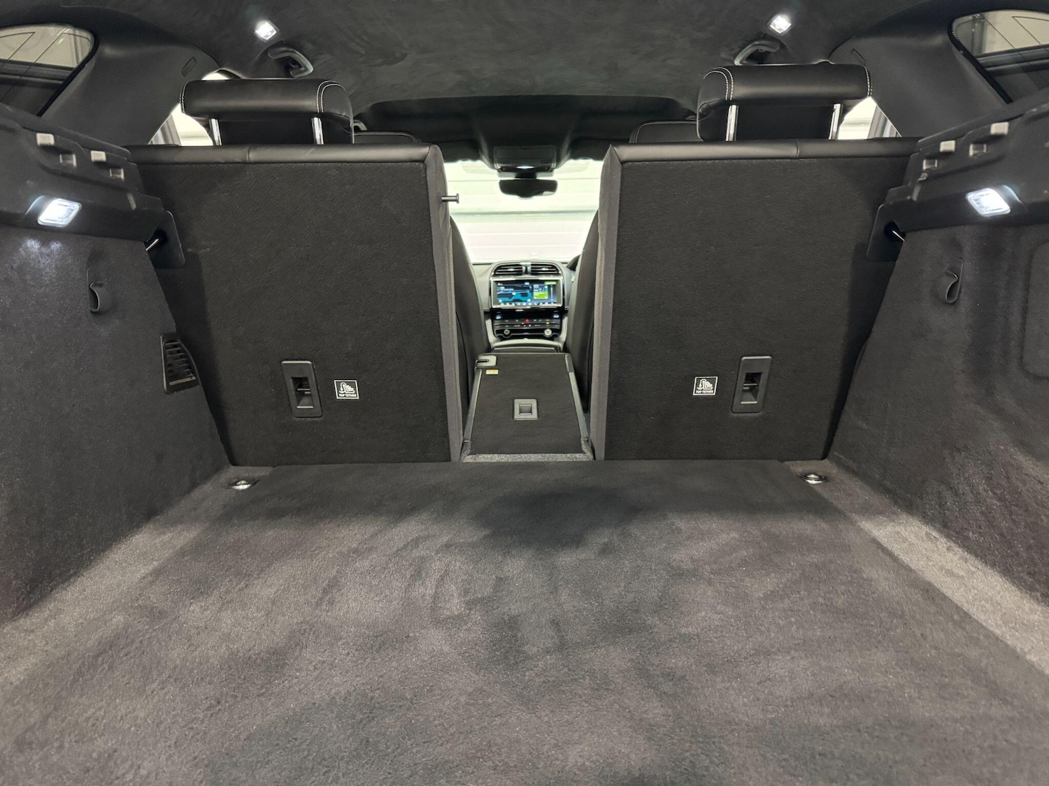 Used Jaguar F-Pace 2019 for sale - 76306536: Photo 65