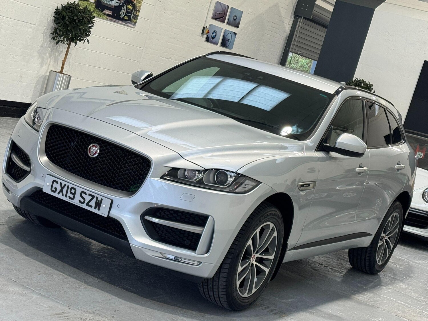 Used Jaguar F-Pace 2019 for sale - 76306536: Photo 83