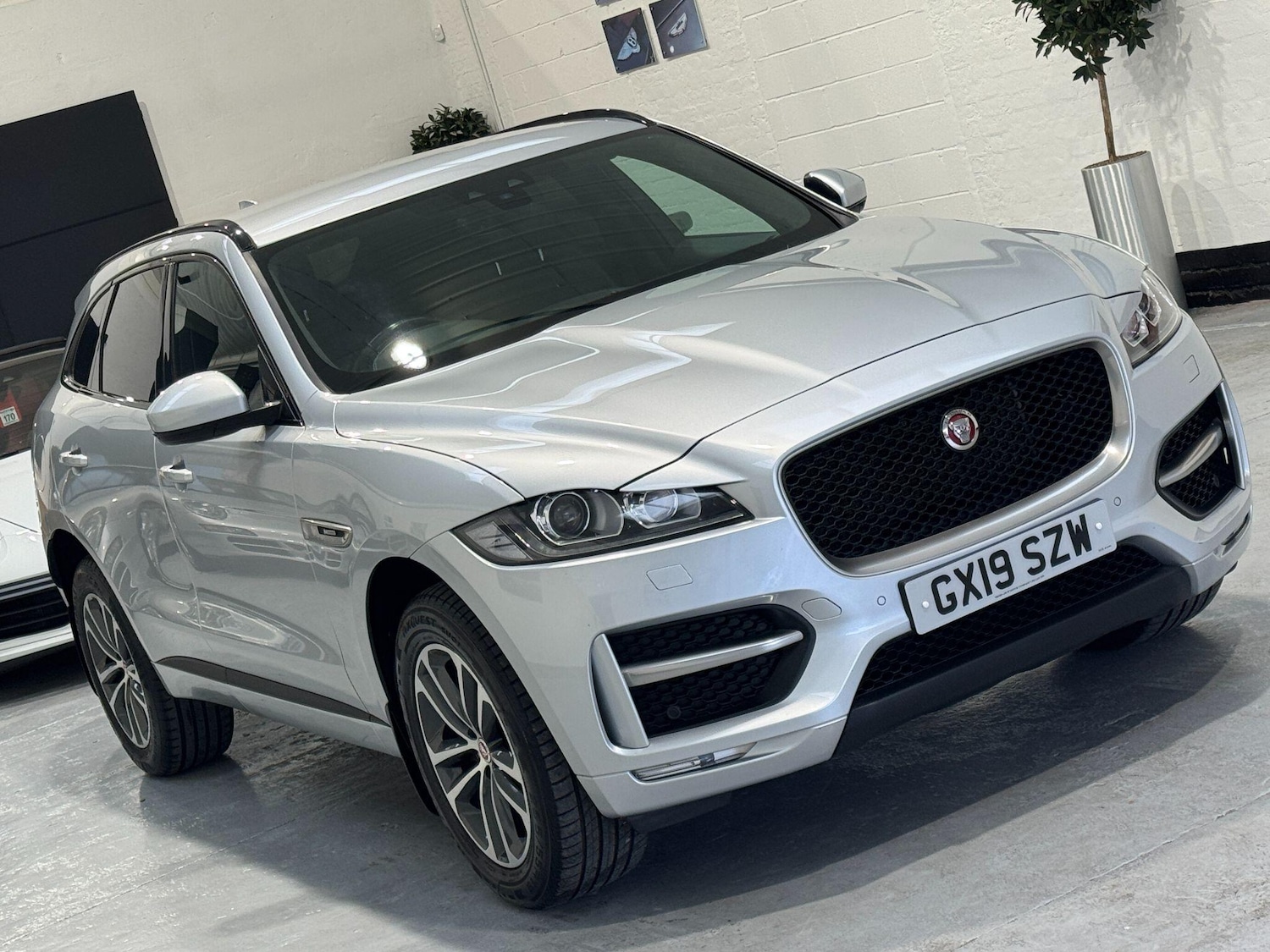 Used Jaguar F-Pace 2019 for sale - 76306536: Photo 84