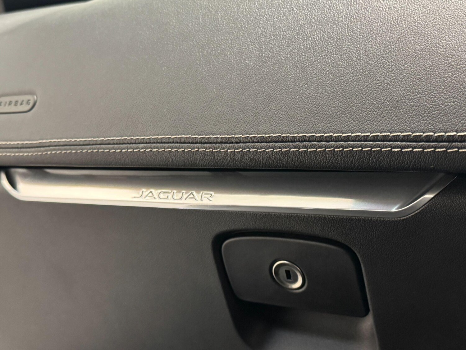 Used Jaguar F-Pace 2019 for sale - 76306536: Photo 95