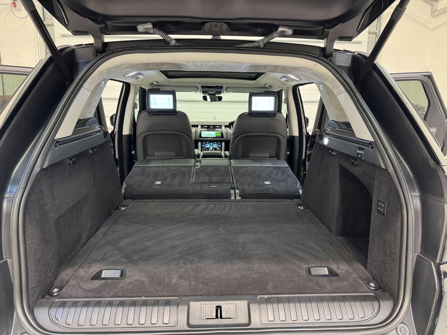 Used Land Rover Range Rover Sport 2018 for sale - 76700990: Photo 73